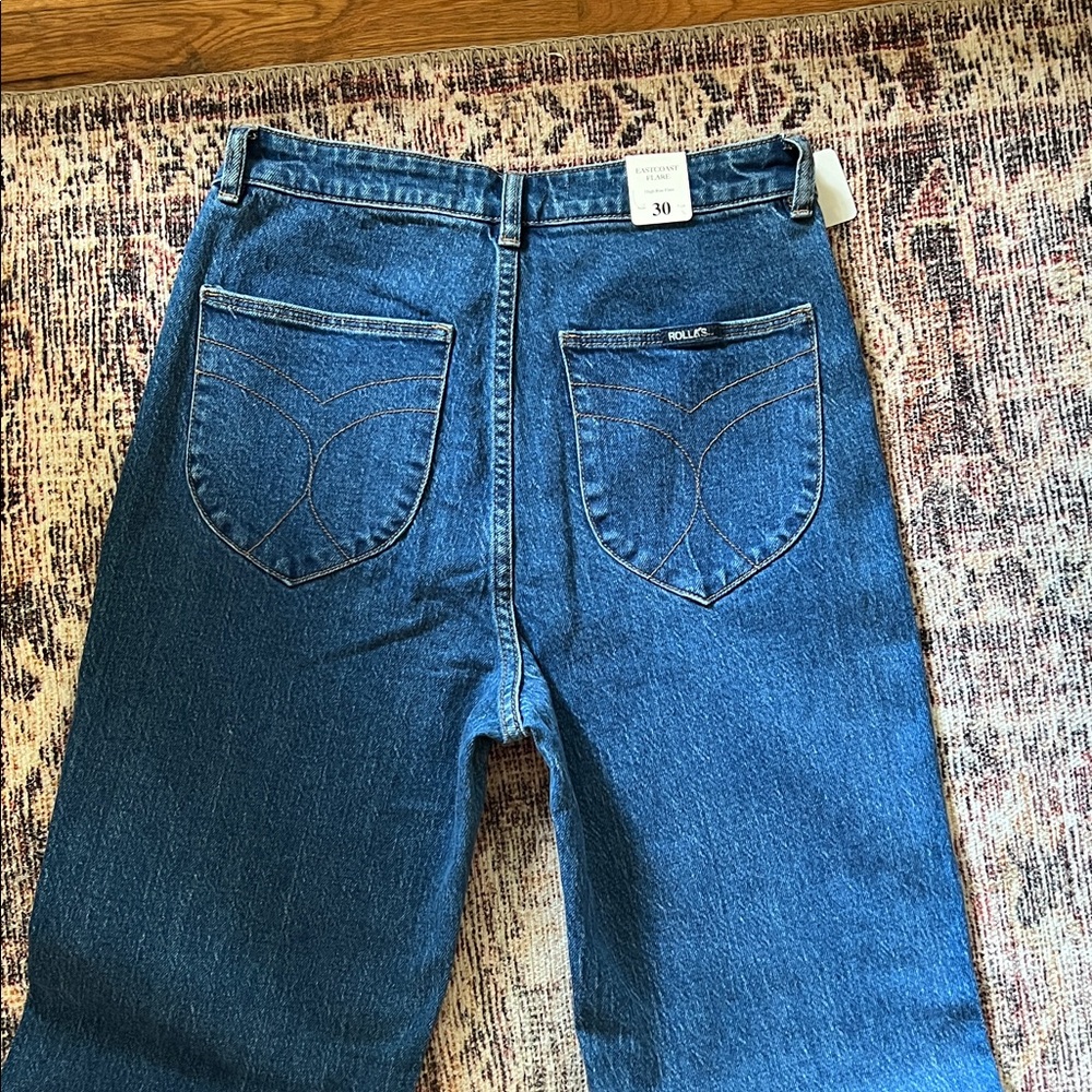 Rolla’s Eastcoast Flare in Charlotte Jeans - Picture 4 of 5